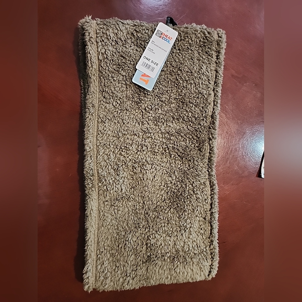 32 Degres Heat - Women's Plush Olive Drab Sherpa Infinity Scarf NWT
